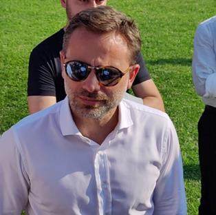 1689076462125078446.jpg 1689076457.jpg