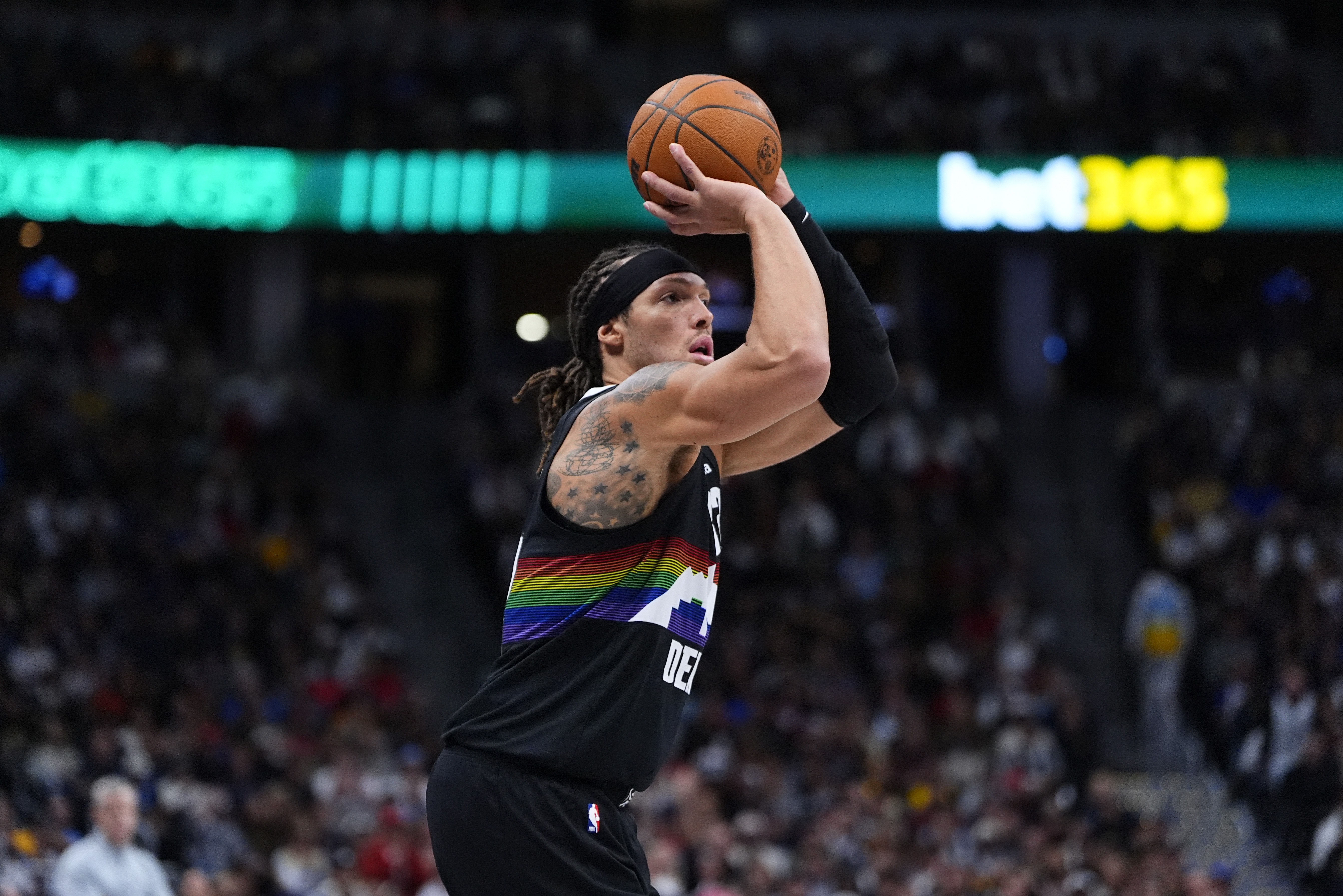 赏金女王-腿筋受伤！阿隆·戈登下半场没首发 本场比赛回归存疑